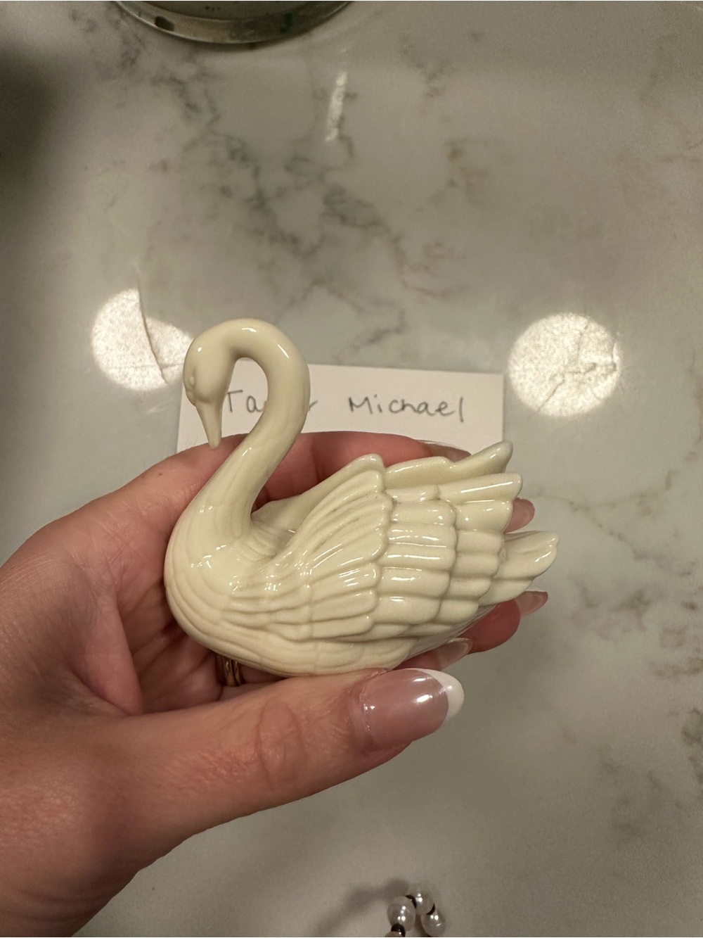 Vintage Ivory Lenox Swan Wedding Place Card Holder Cake Topper